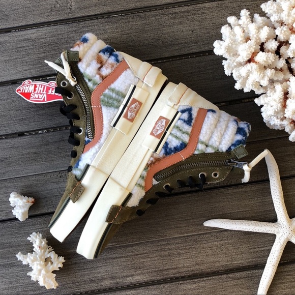 🌴🔆VANS- HI TOPS ZIPPER CARPET AWESOMENESS🔆🌴 - Picture 2 of 14